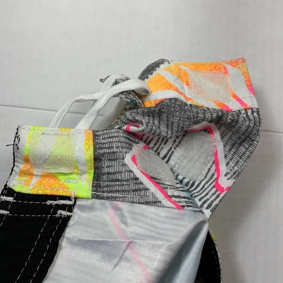 NWT O’Neil Kids Board Shorts SZ 26 - Picture 8 of 9